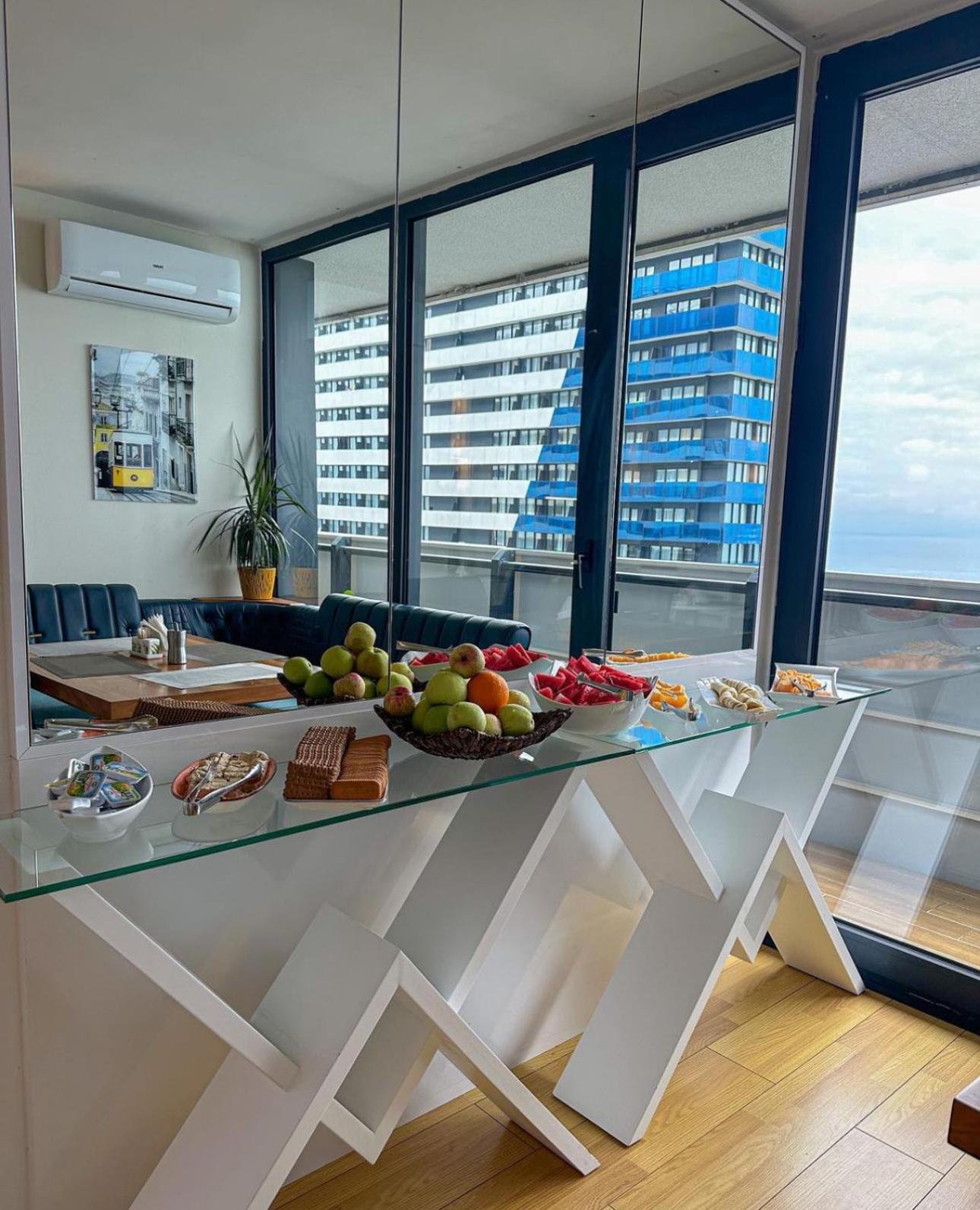 Orbi City Batumi Star Aparthotel Exteriör bild