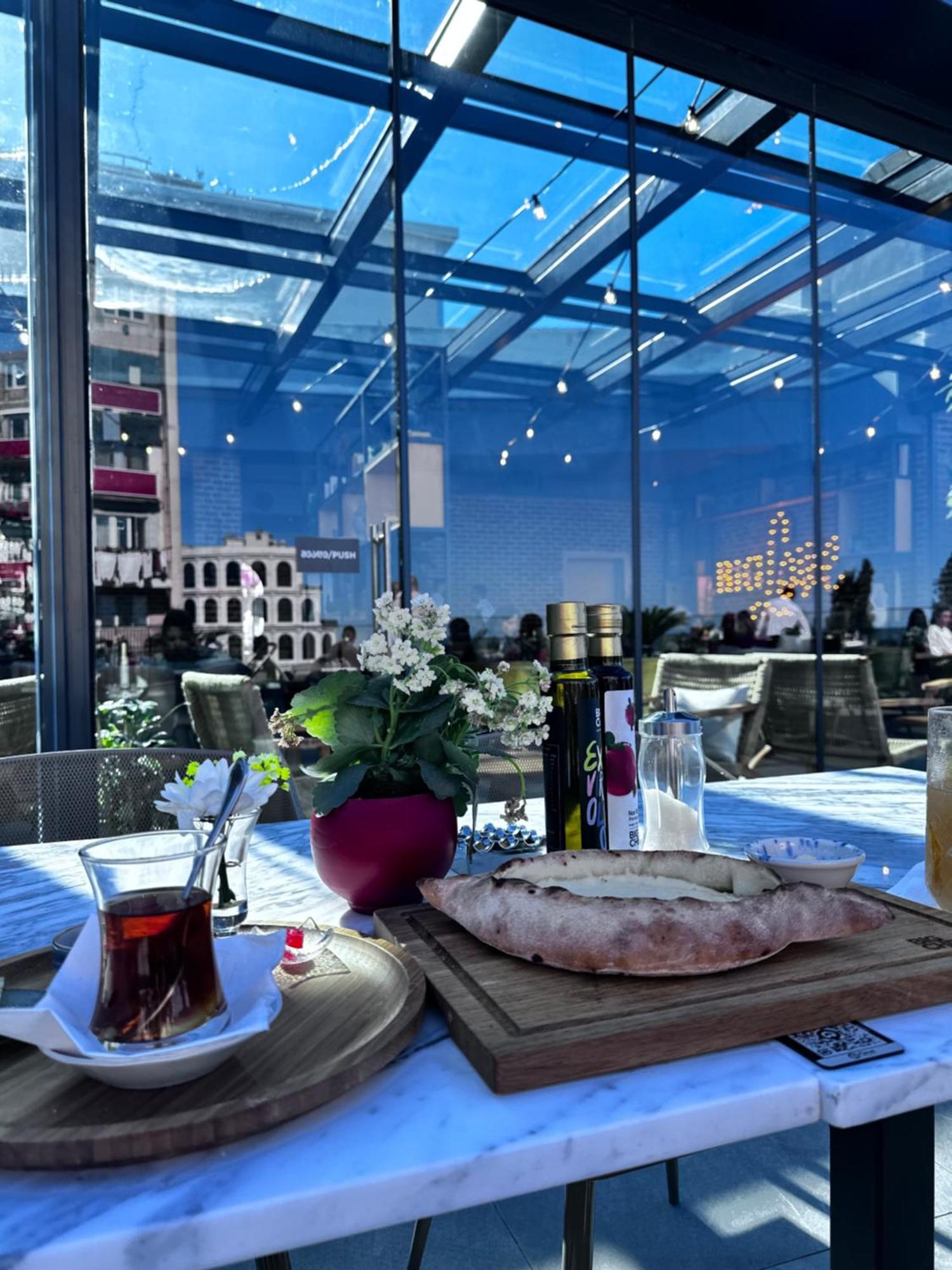 Orbi City Batumi Star Aparthotel Exteriör bild