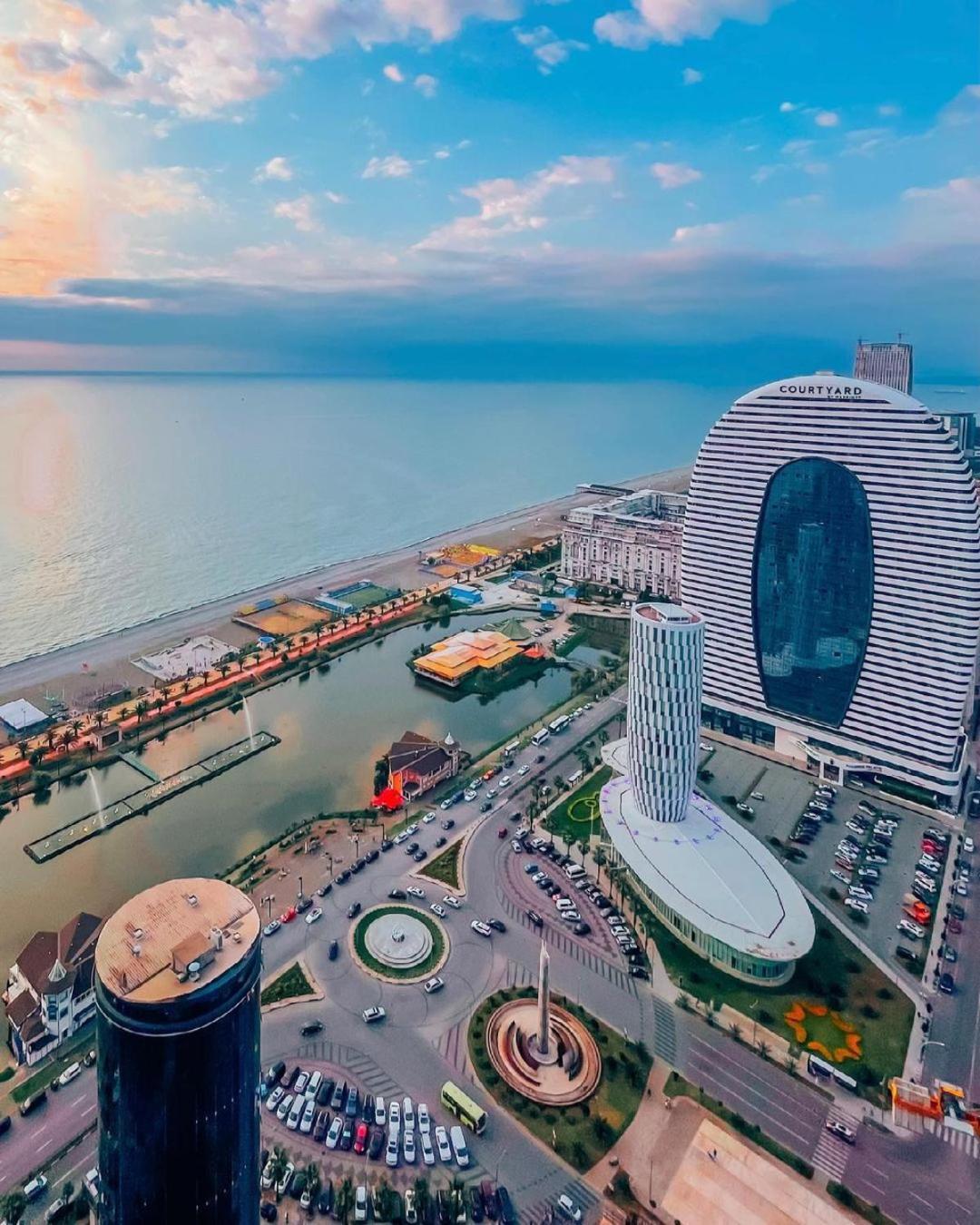 Orbi City Batumi Star Aparthotel Exteriör bild